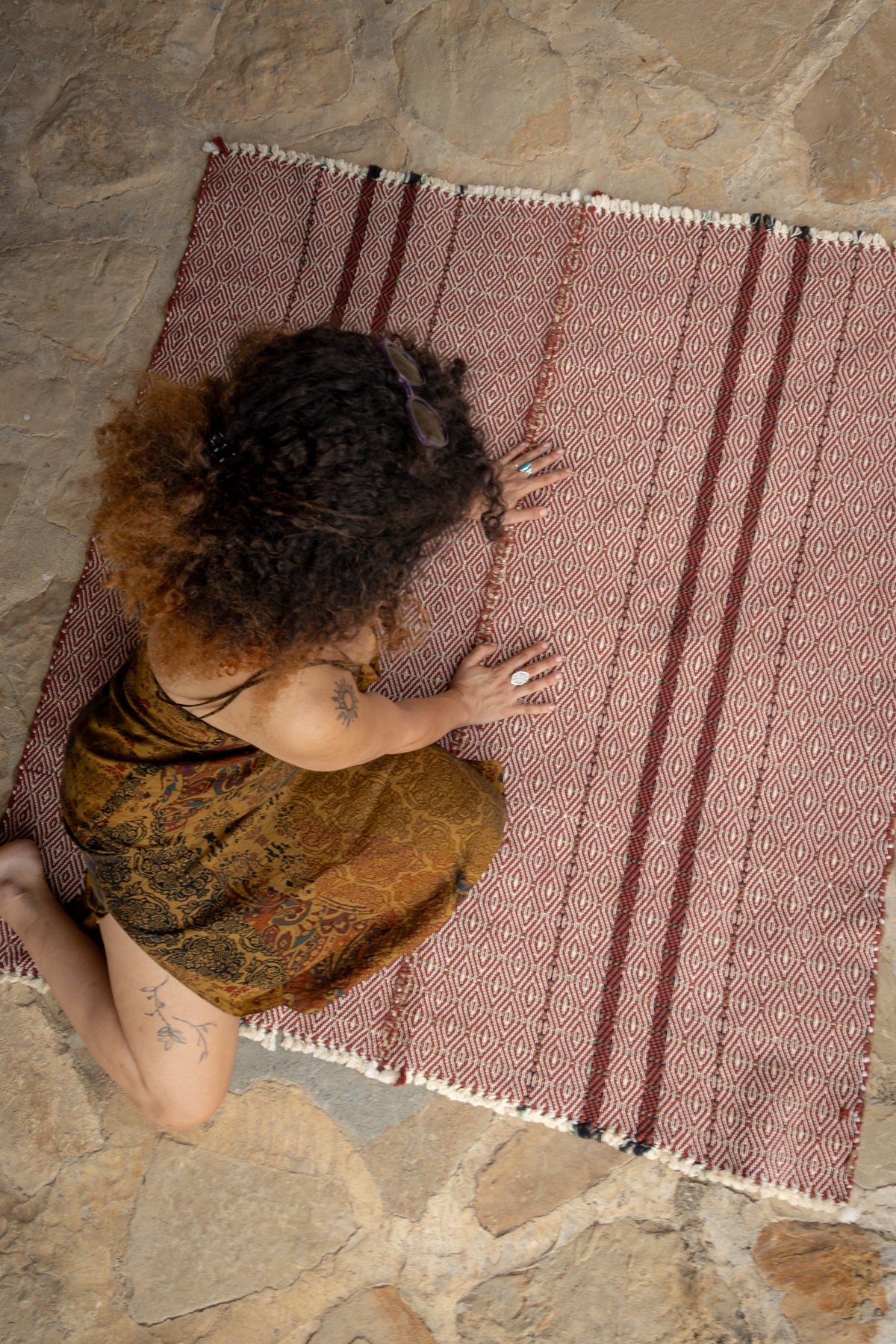 Tonos tierra — Alfombra de algodón tejida a mano